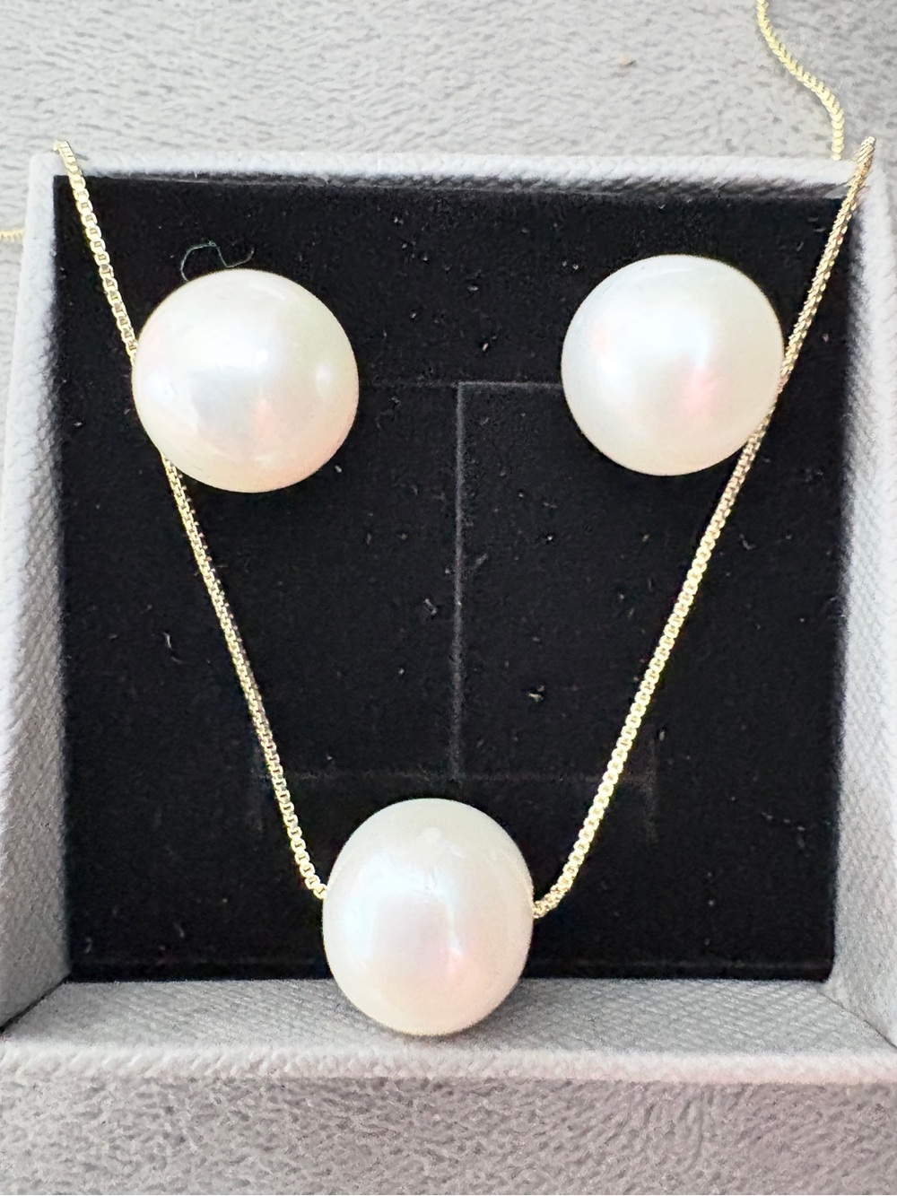 Pinkish White Edison Freshwater Pearl floating set in Gold setting